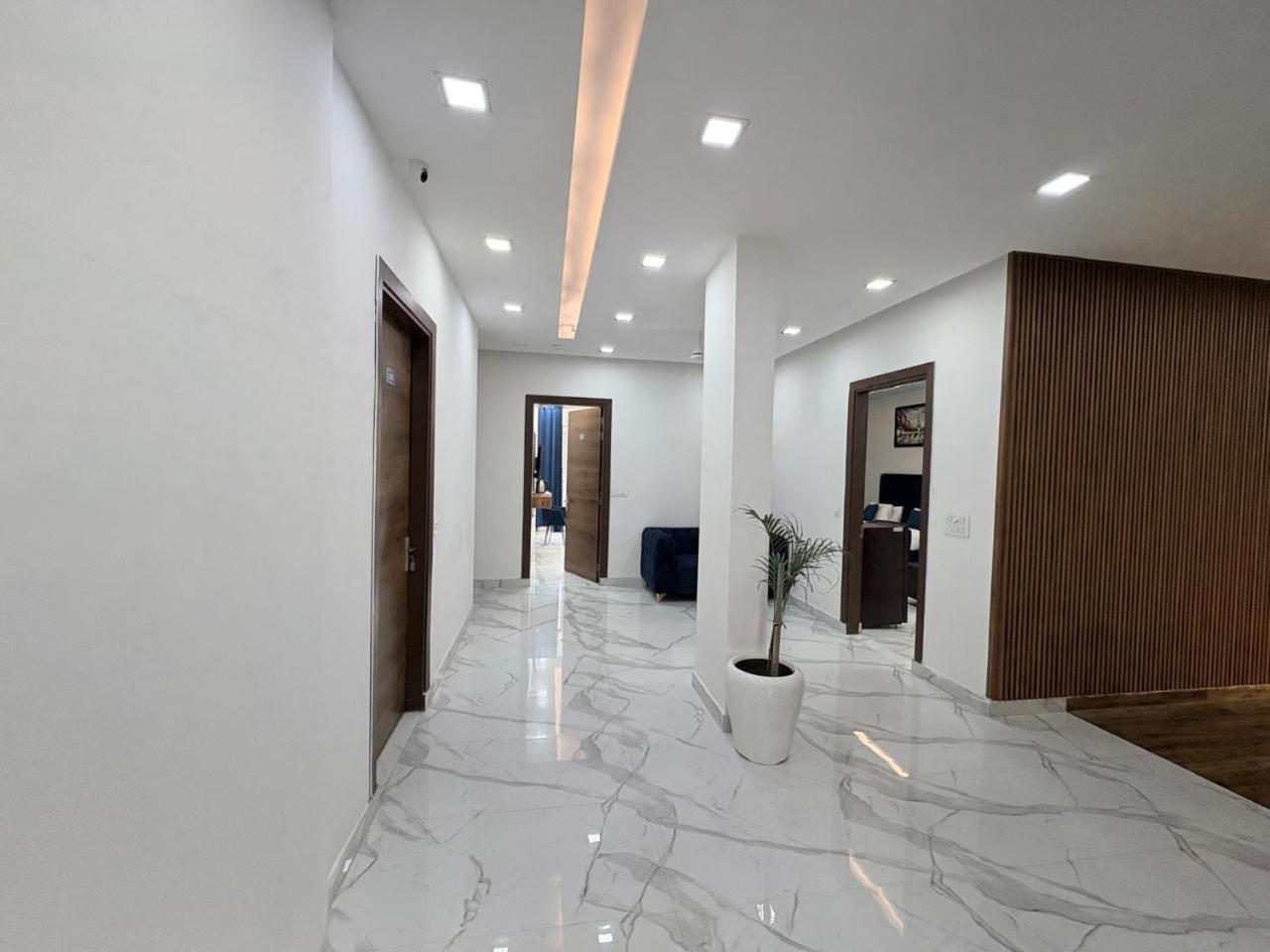 Pacific Inn Eco Central Gurgaon Eksteriør billede