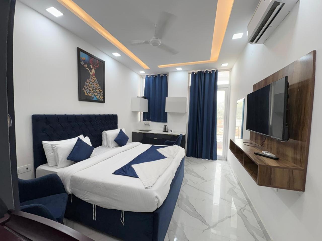 Pacific Inn Eco Central Gurgaon Eksteriør billede