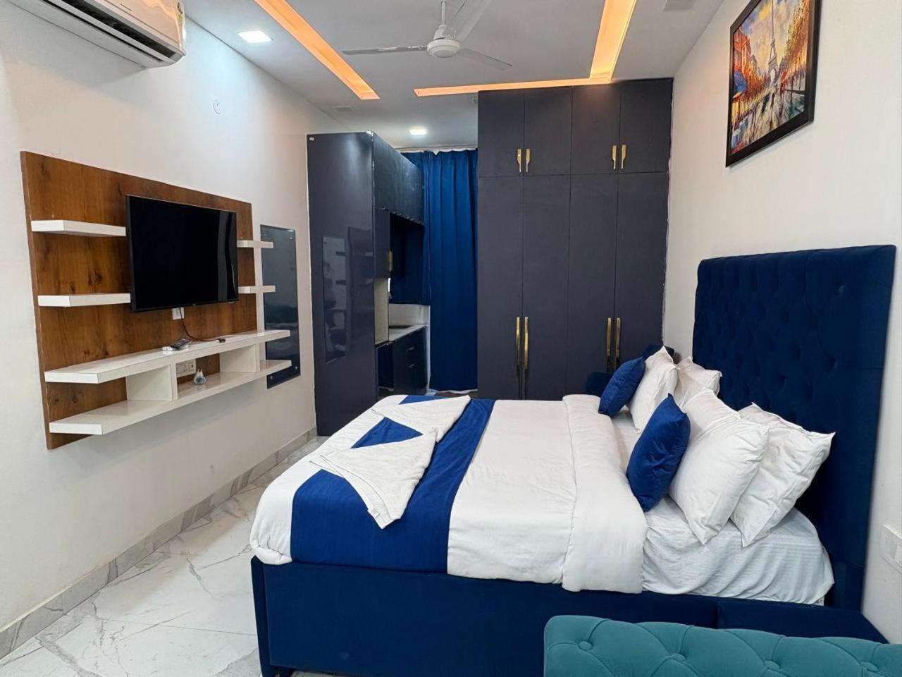 Pacific Inn Eco Central Gurgaon Eksteriør billede