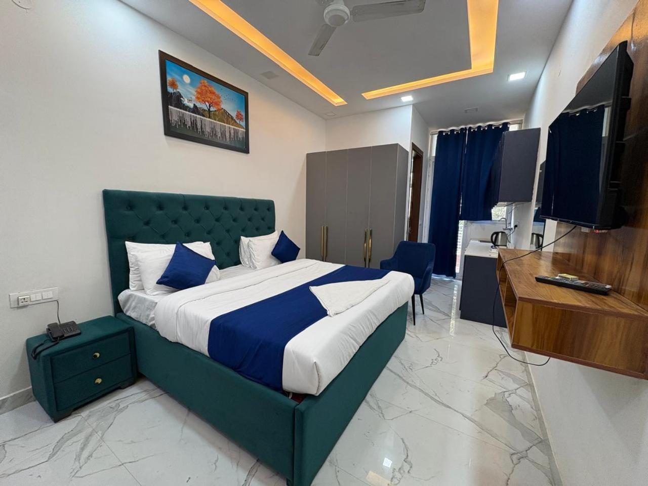 Pacific Inn Eco Central Gurgaon Eksteriør billede