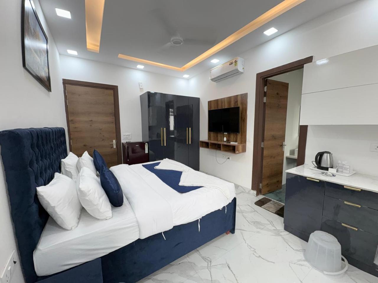 Pacific Inn Eco Central Gurgaon Eksteriør billede