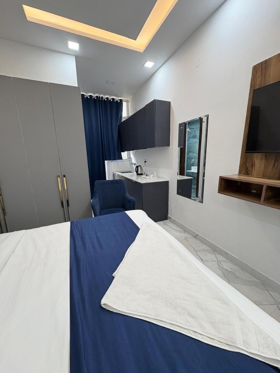 Pacific Inn Eco Central Gurgaon Eksteriør billede