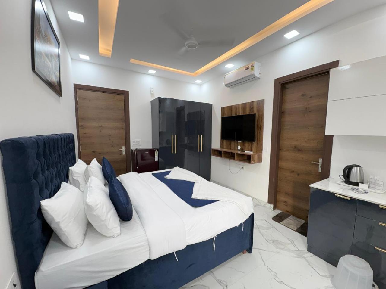 Pacific Inn Eco Central Gurgaon Eksteriør billede