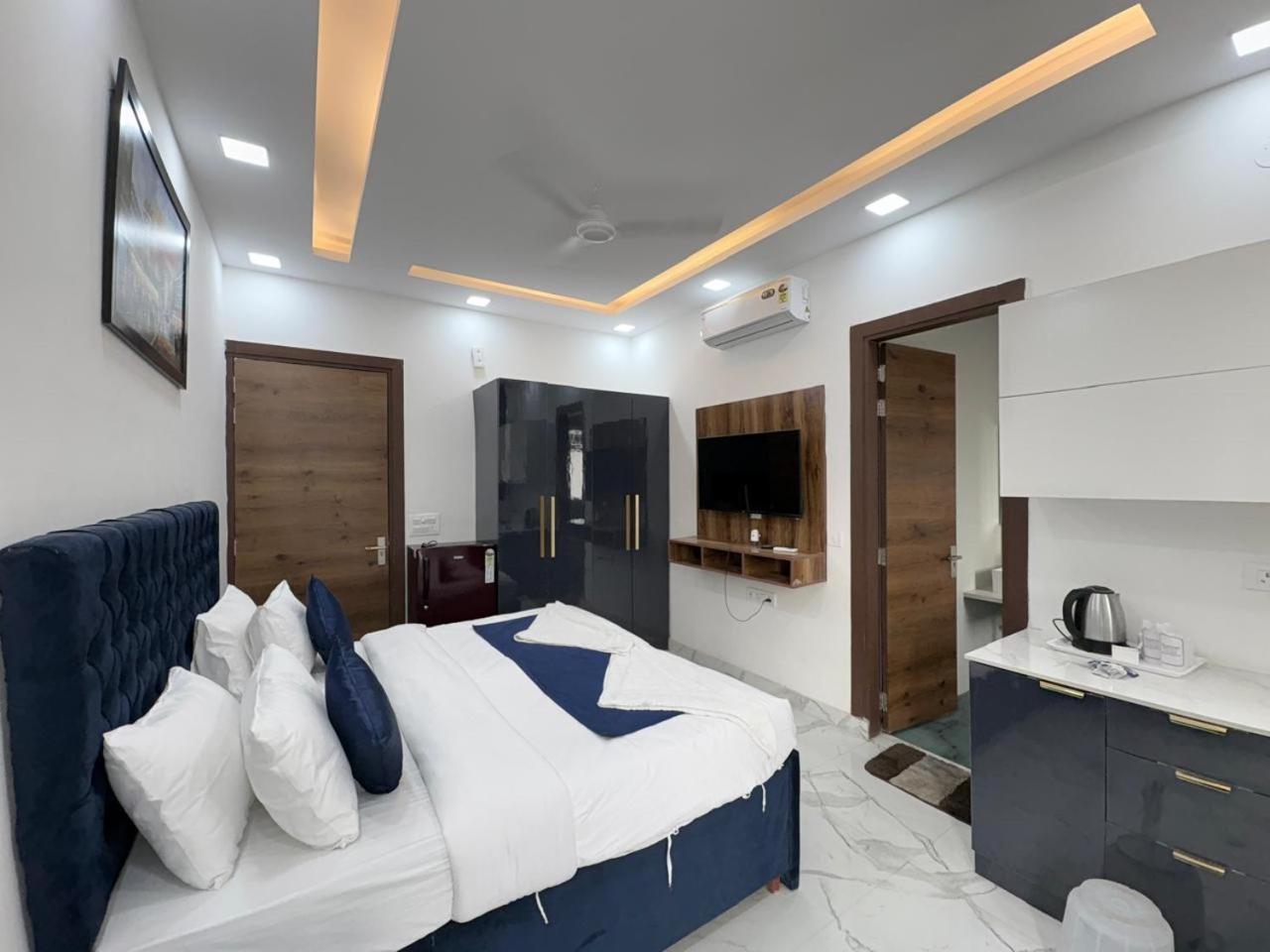 Pacific Inn Eco Central Gurgaon Eksteriør billede