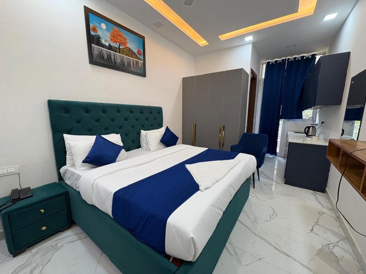 Pacific Inn Eco Central Gurgaon Eksteriør billede