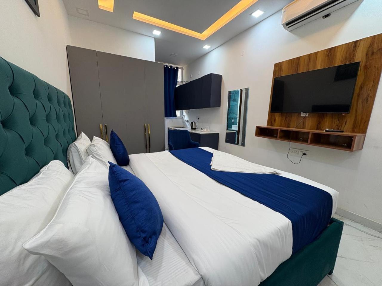 Pacific Inn Eco Central Gurgaon Eksteriør billede