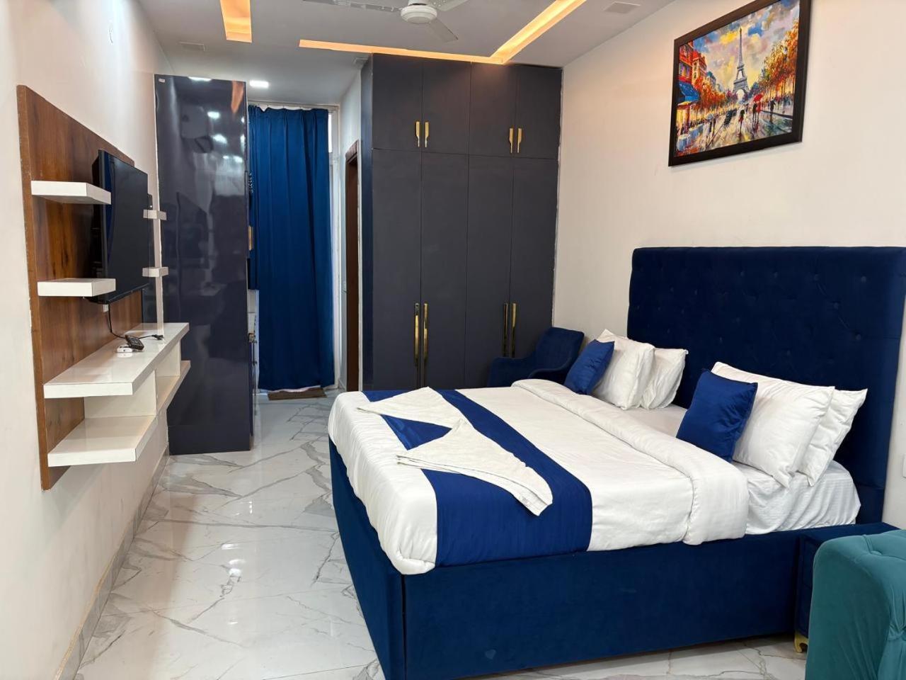 Pacific Inn Eco Central Gurgaon Eksteriør billede