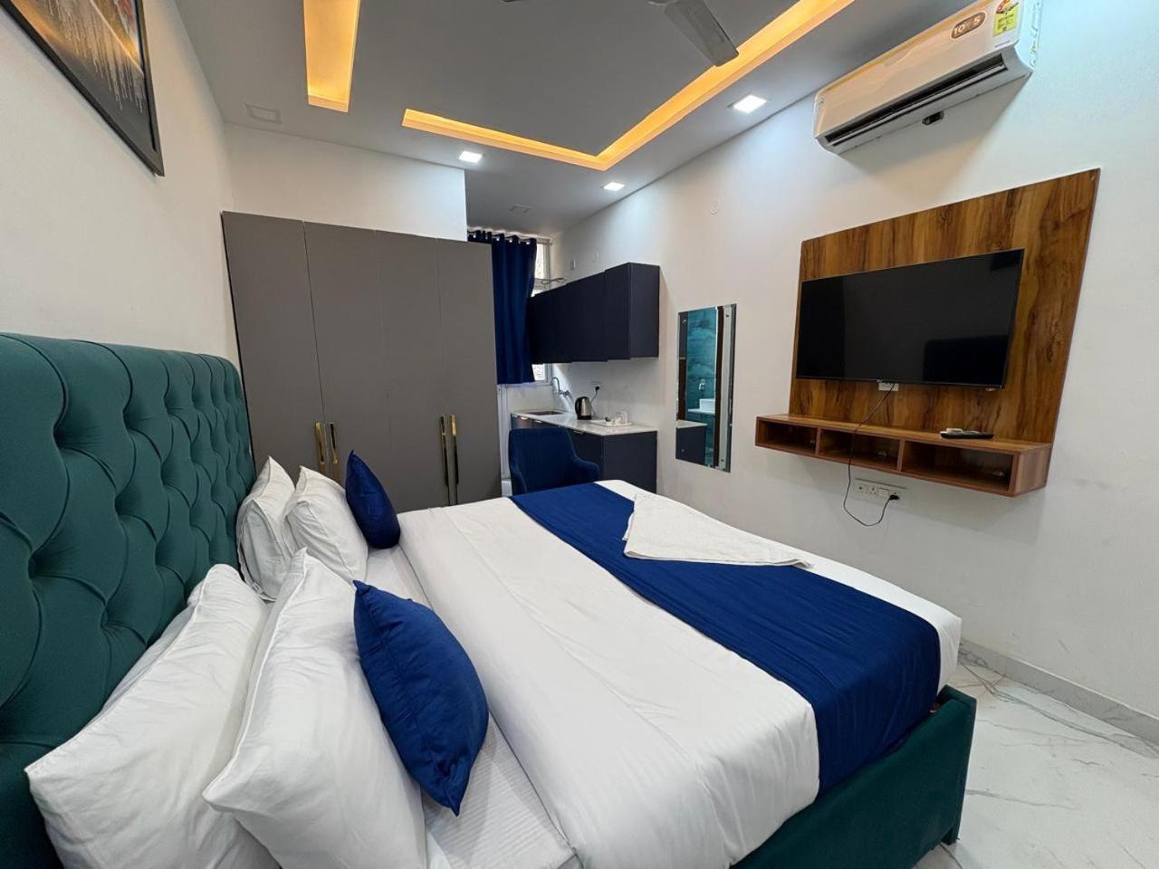Pacific Inn Eco Central Gurgaon Eksteriør billede