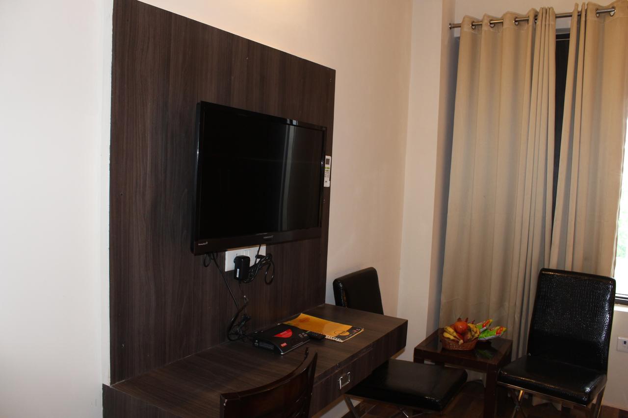 Pacific Inn Eco Central Gurgaon Eksteriør billede