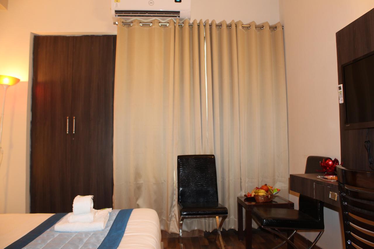 Pacific Inn Eco Central Gurgaon Eksteriør billede