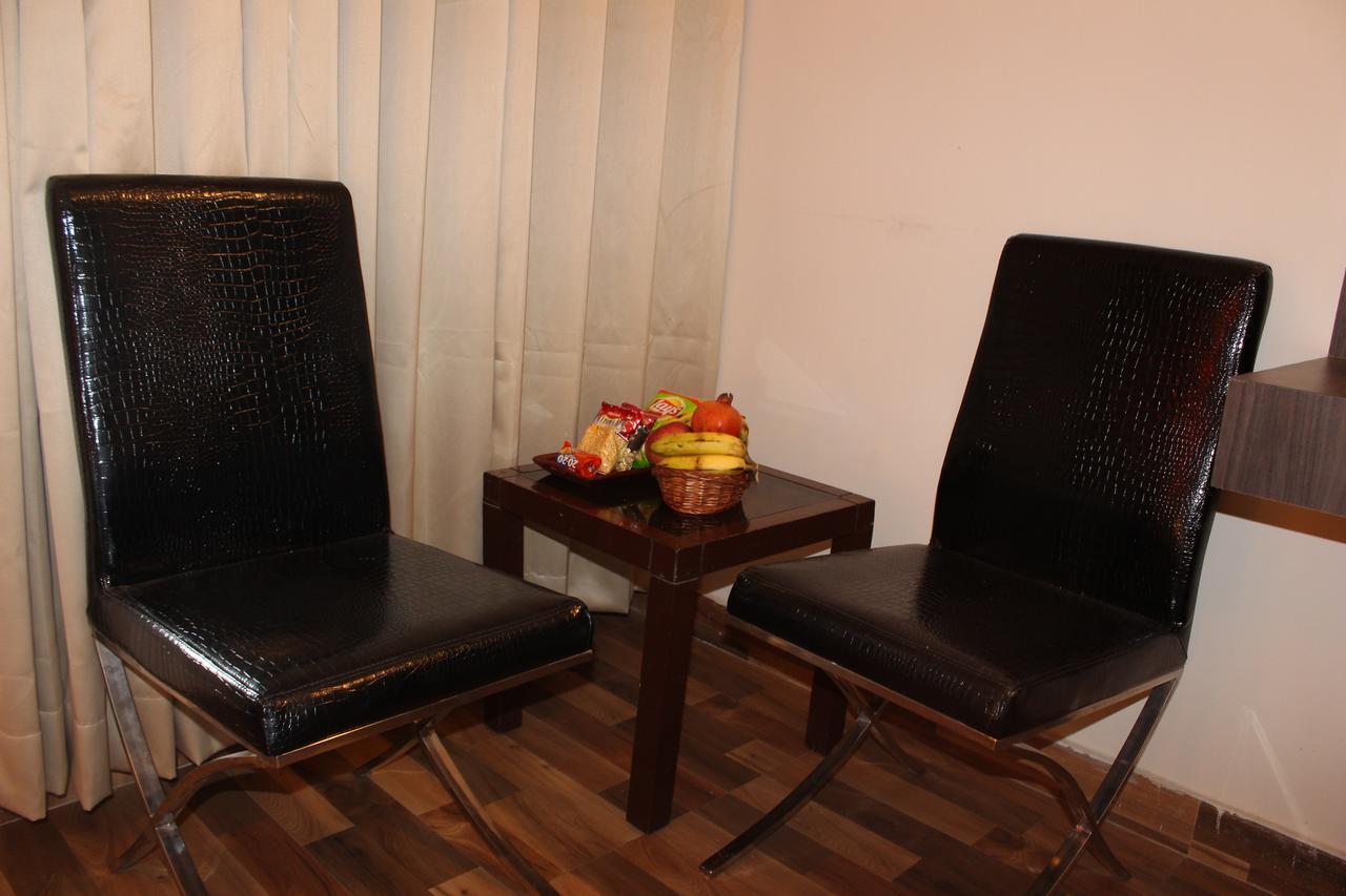 Pacific Inn Eco Central Gurgaon Eksteriør billede