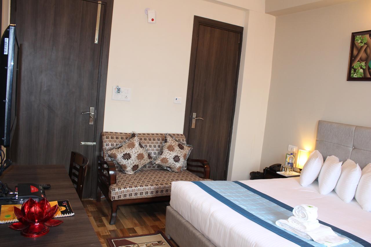 Pacific Inn Eco Central Gurgaon Eksteriør billede