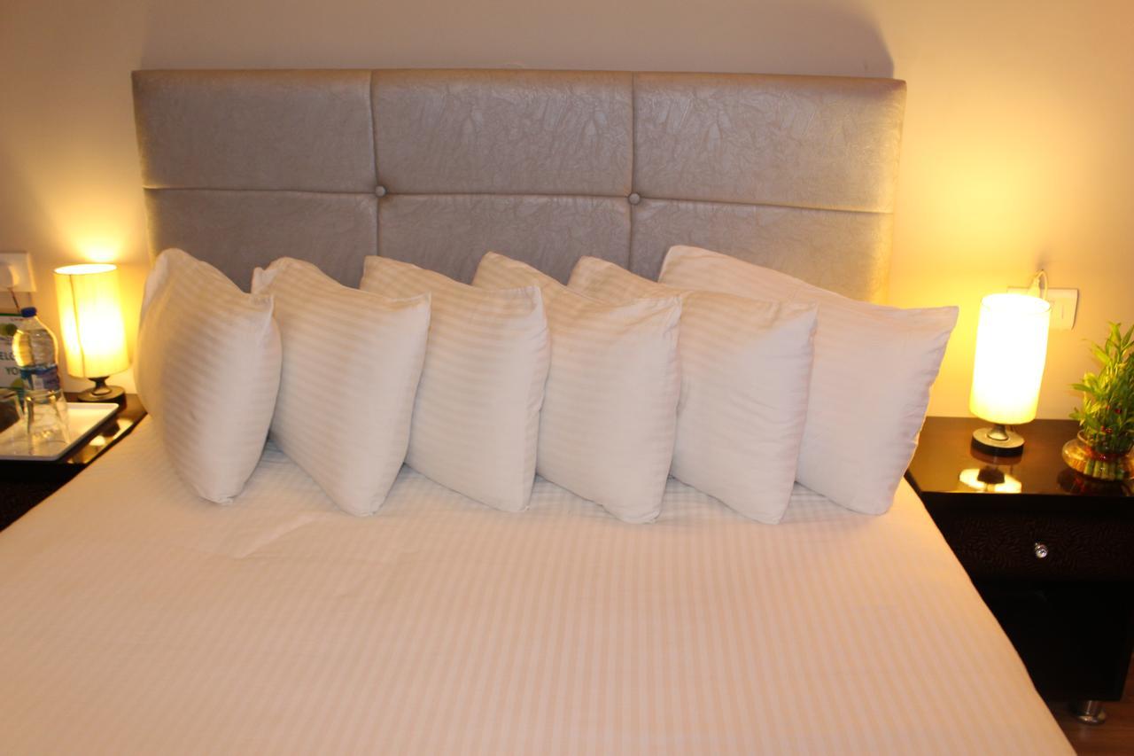 Pacific Inn Eco Central Gurgaon Eksteriør billede