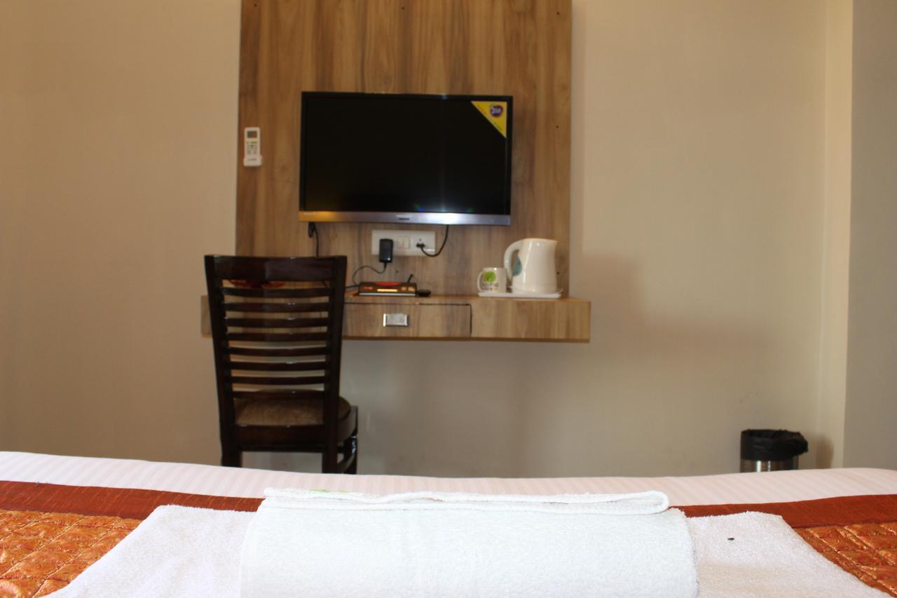 Pacific Inn Eco Central Gurgaon Eksteriør billede