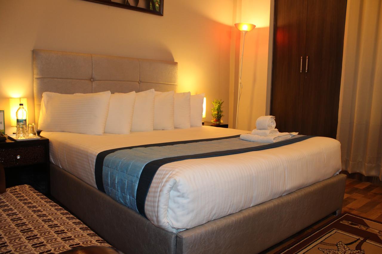 Pacific Inn Eco Central Gurgaon Eksteriør billede