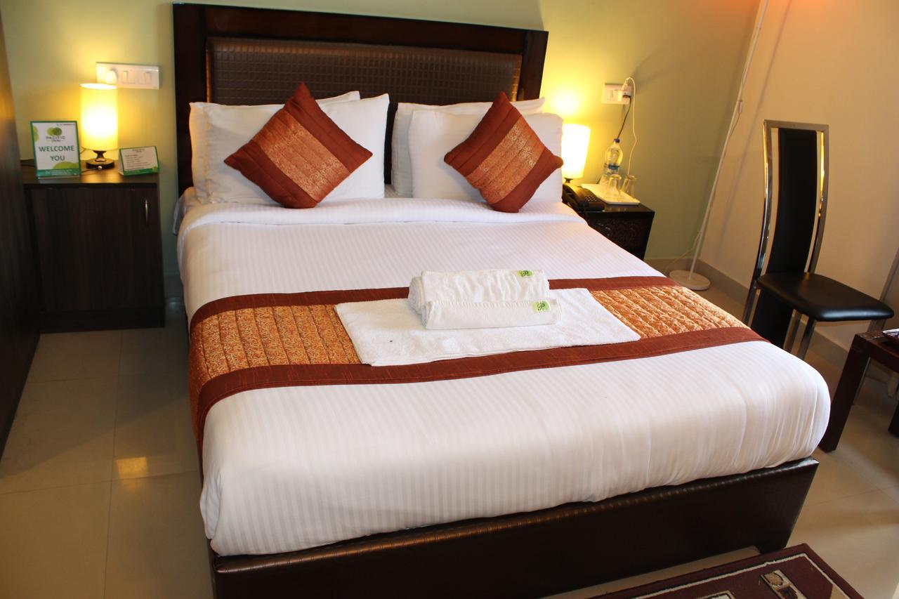 Pacific Inn Eco Central Gurgaon Eksteriør billede